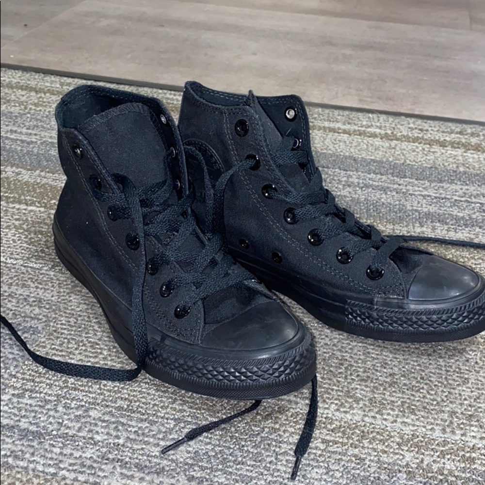 Black converse